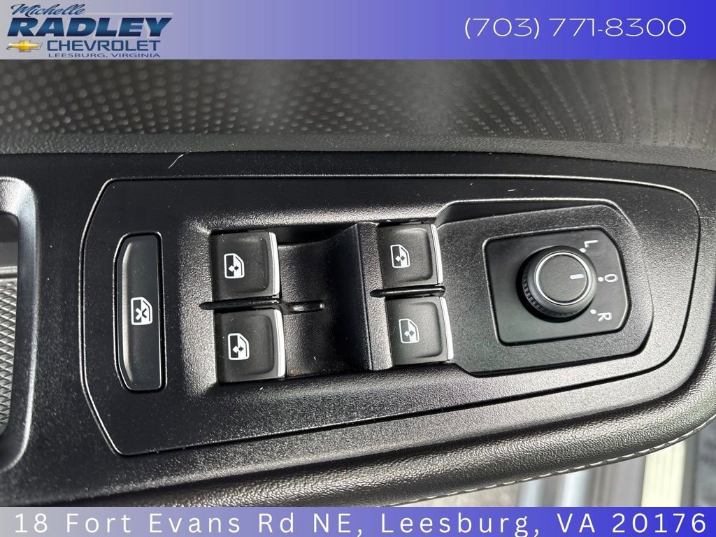 Used 2025 Volkswagen Atlas SE image 15