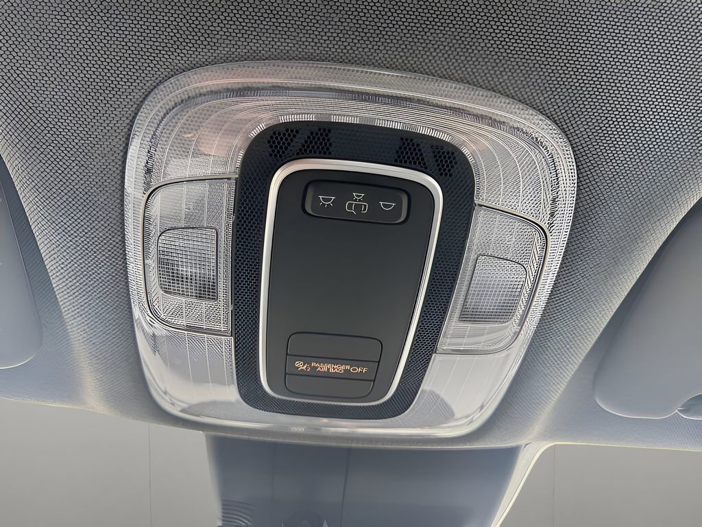 Used 2025 Hyundai Elantra SE image 29