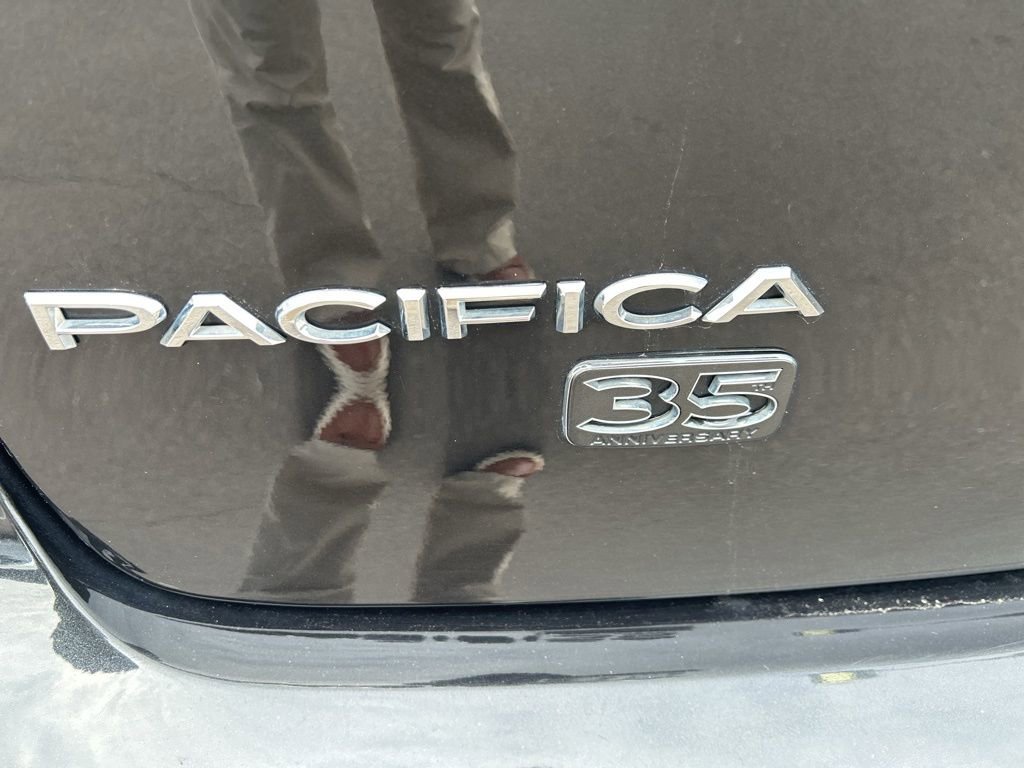 Used 2019 Chrysler Pacifica Limited image 10