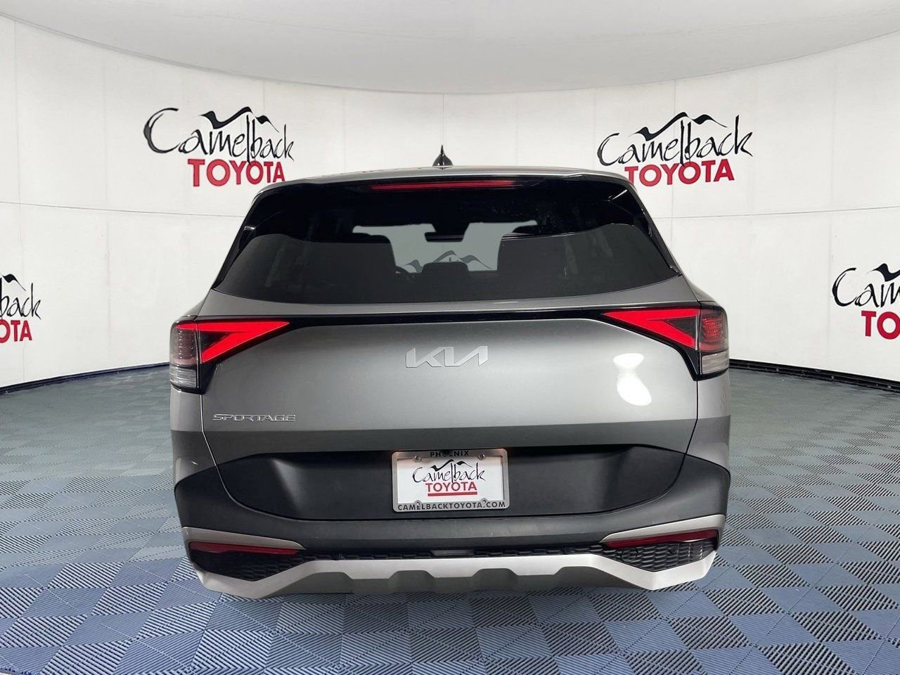 Used 2025 Kia Sportage LX image 6