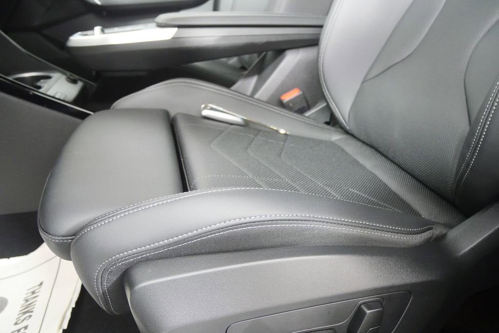 Certified 2025 BMW X2 xDrive28i image 9