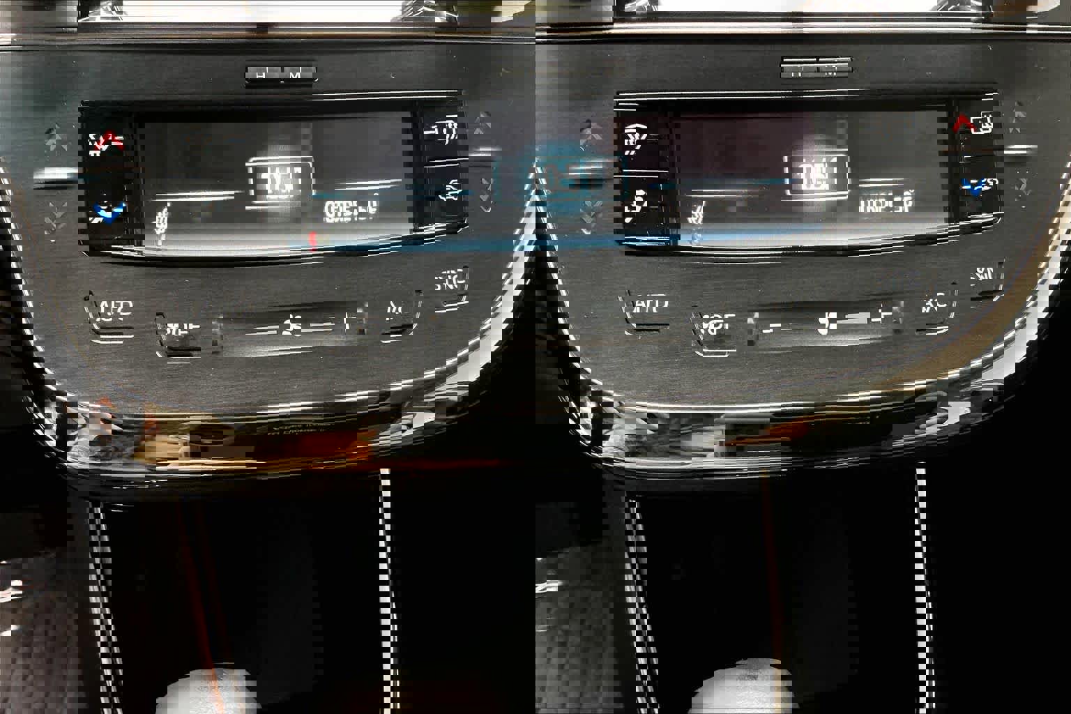 Used 2016 Toyota Avalon Limited w/ Toyota Safety Sense Package image 35