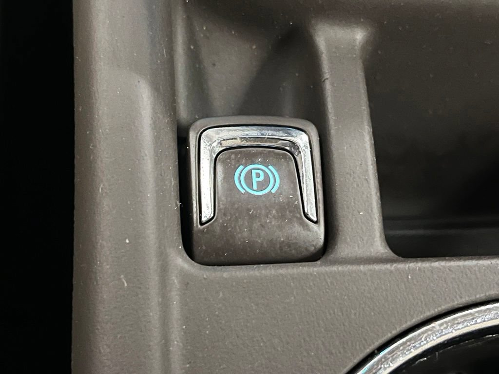 Used 2013 Buick Verano Leather FWD image 15