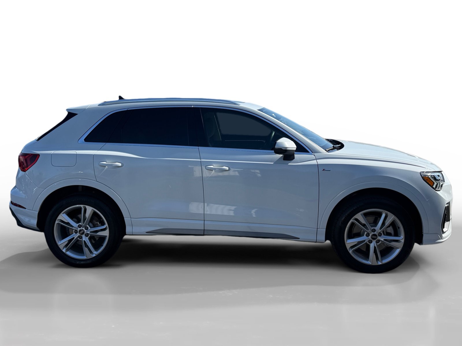 Used 2023 Audi Q3 2.0T Premium w/ Convenience Package AWD/4WD image 6