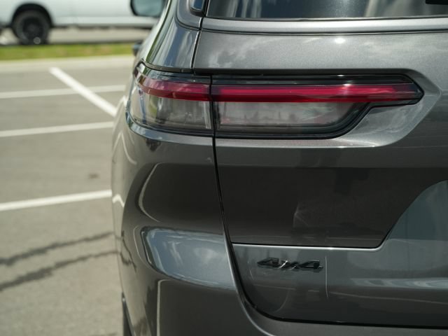 New 2026 Jeep Grand Cherokee L Limited w/ Limited Altitude Package AWD/4WD image 45