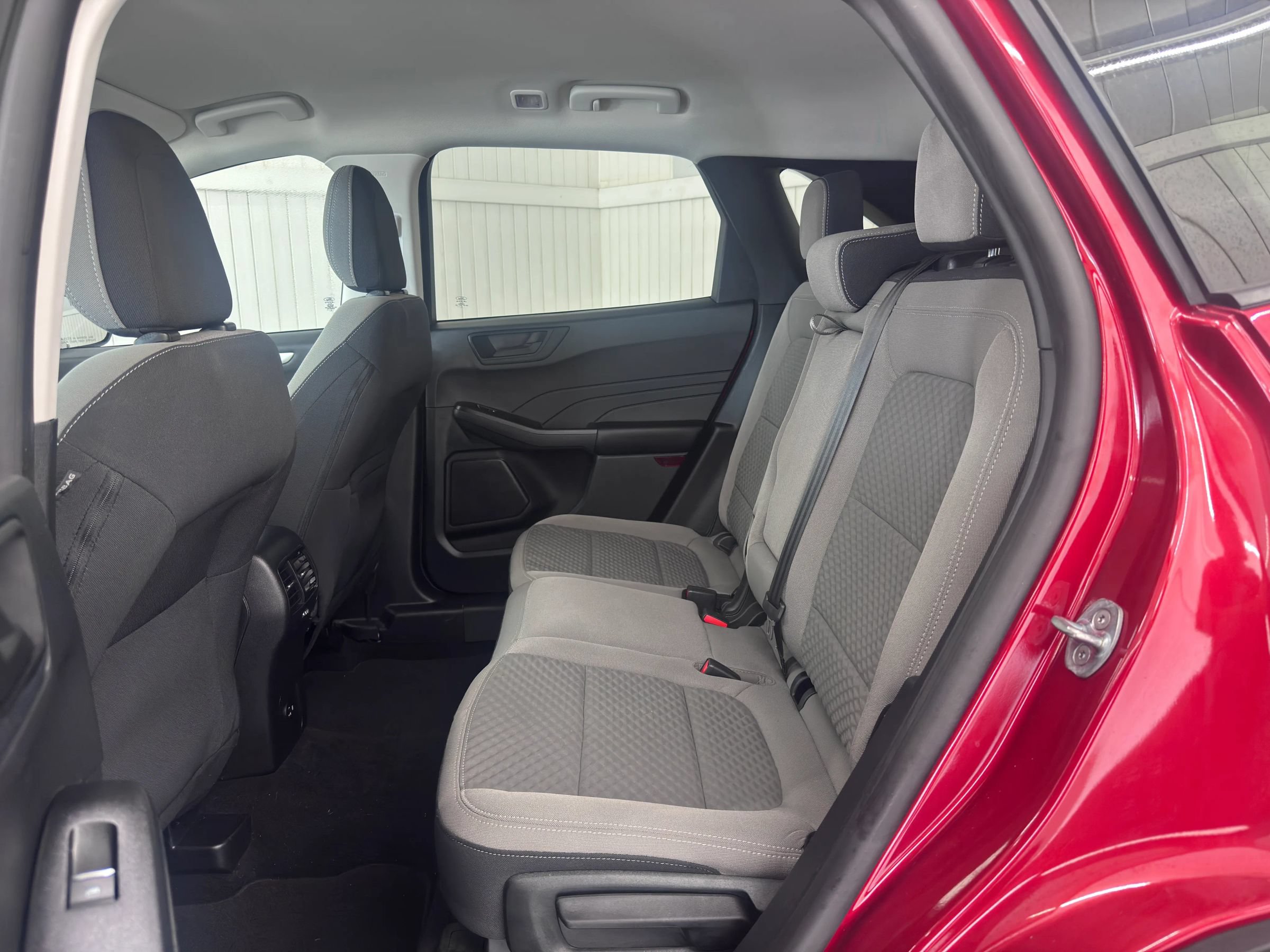 Used 2022 Ford Escape SE w/ SE Sport Appearance Package FWD image 12