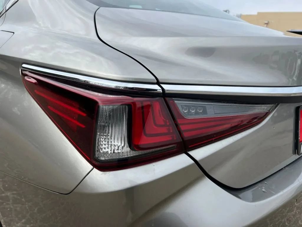 Used 2019 Lexus ES 350 w/ Premium Package FWD image 37