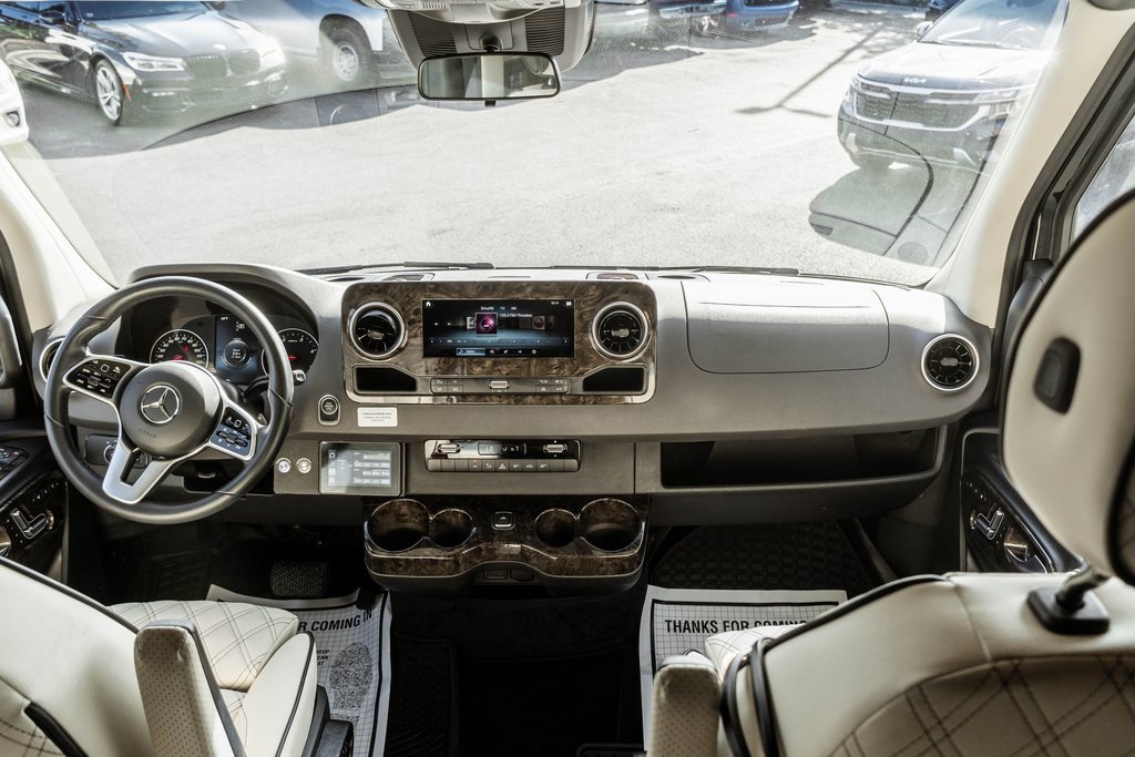 Used 2022 Mercedes-Benz Sprinter 3500 image 7