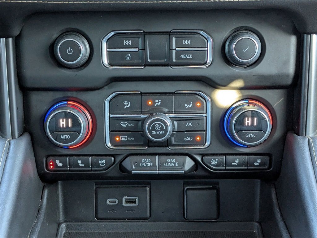 Used 2023 Chevrolet Suburban Premier image 29