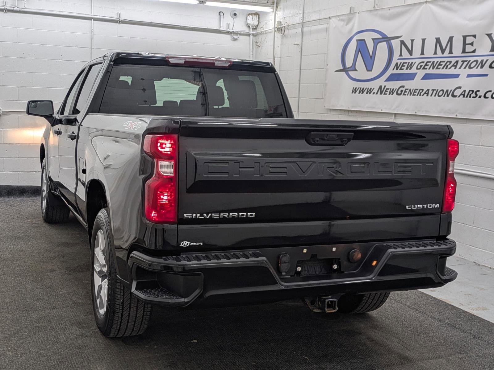 Used 2024 Chevrolet Silverado 1500 Custom image 23