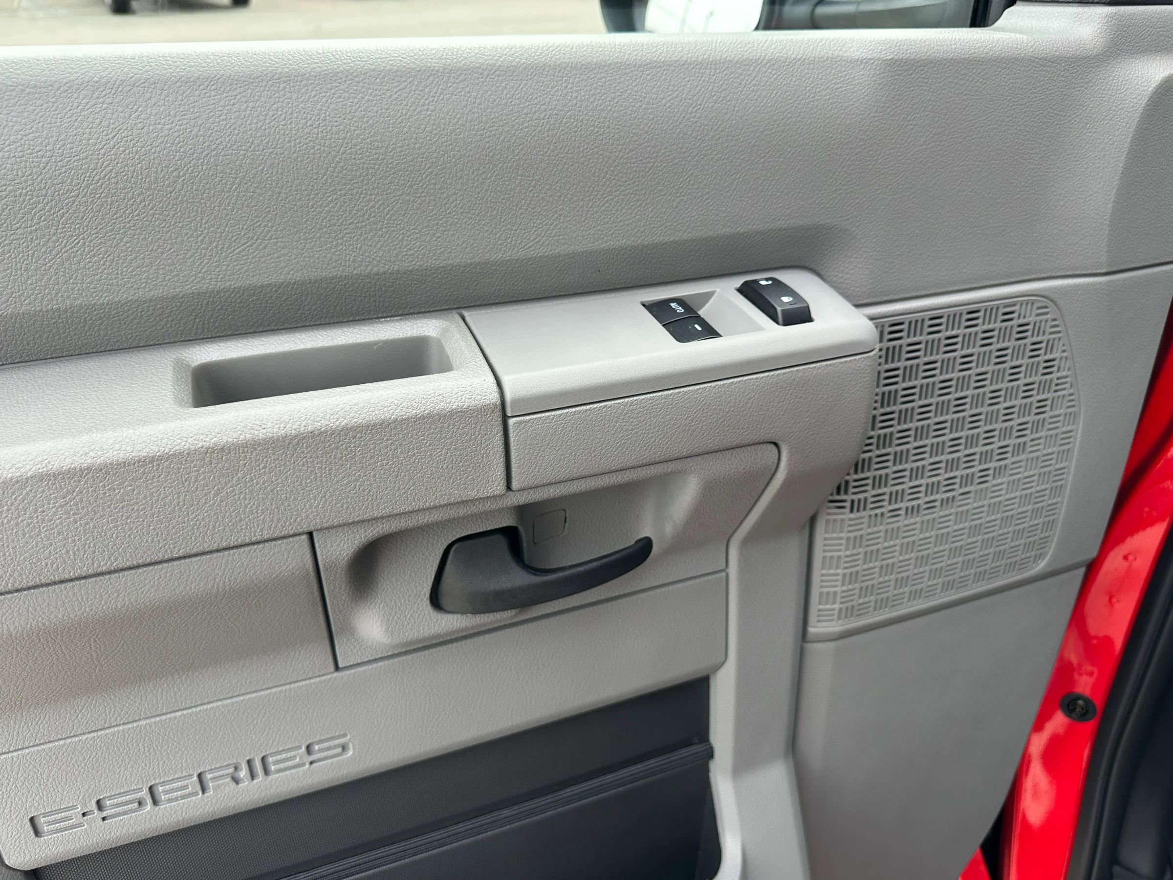Used 2026 Ford E-350 and Econoline 350 Super Duty w/ Interior Upgrade Package image 18