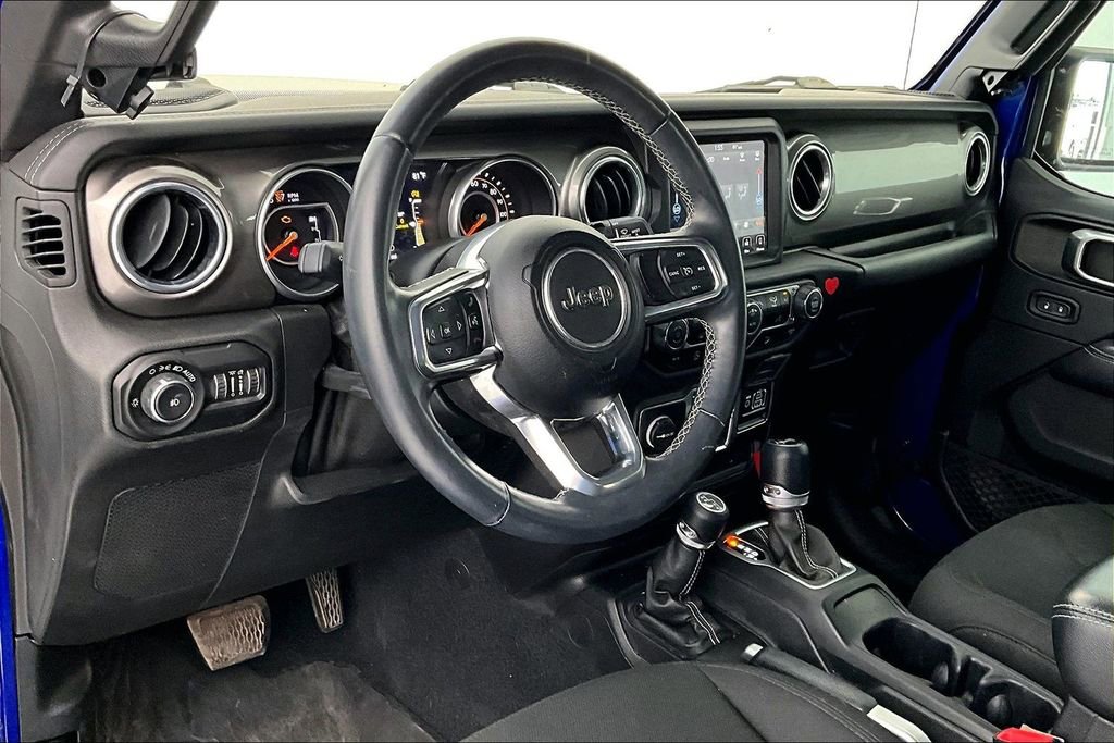 Used 2018 Jeep Wrangler Unlimited Sahara image 15