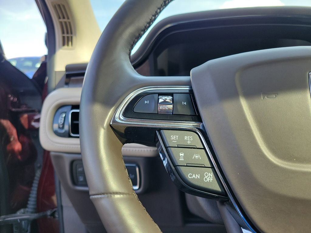 Certified 2022 Lincoln Nautilus Reserve image 23