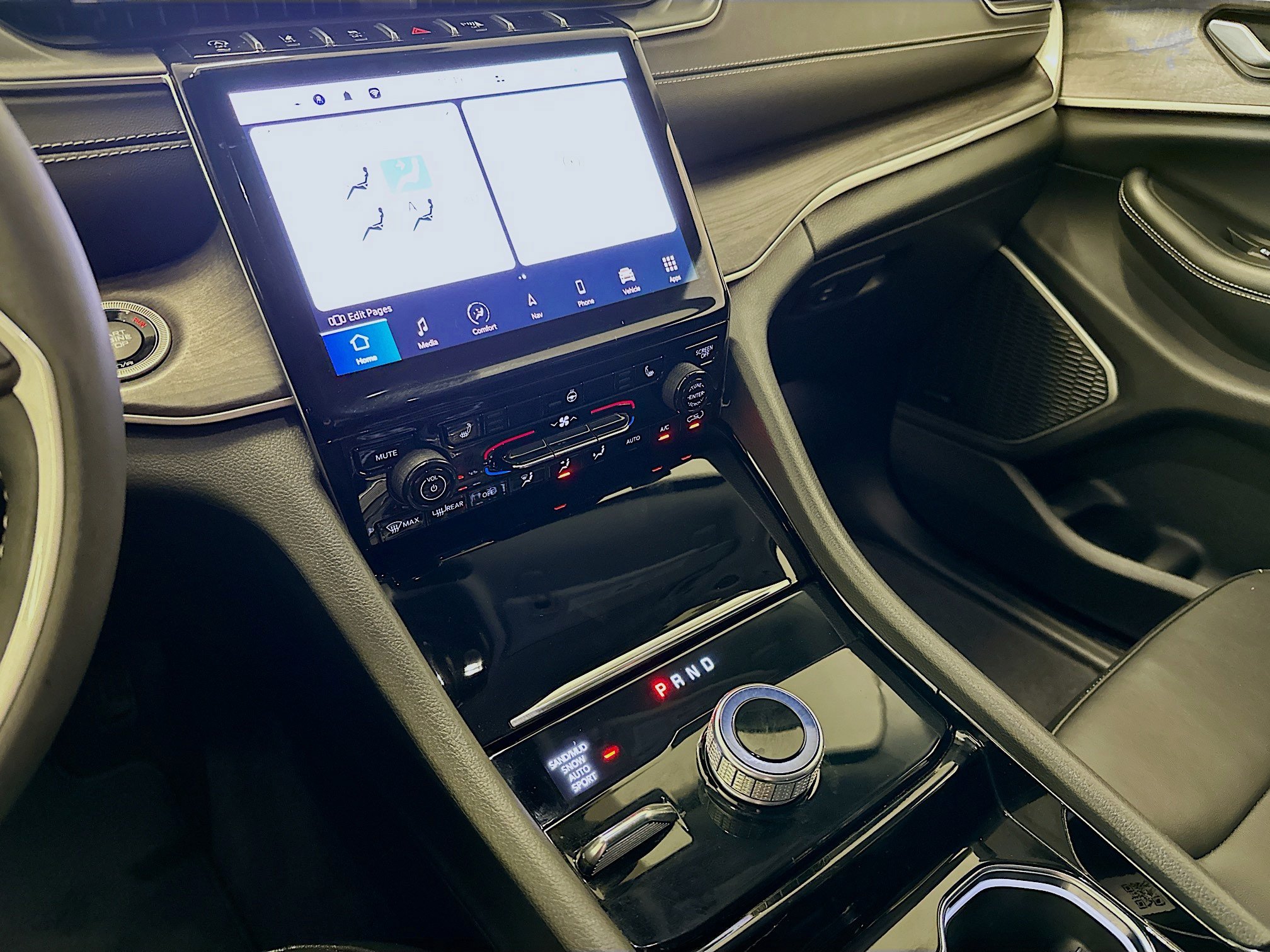 Used 2023 Jeep Grand Cherokee Limited AWD/4WD image 26