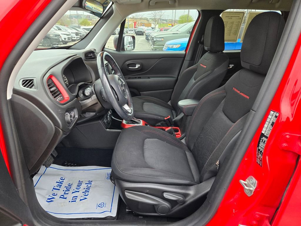 Used 2020 Jeep Renegade Trailhawk w/ Cold Weather Group AWD/4WD image 16