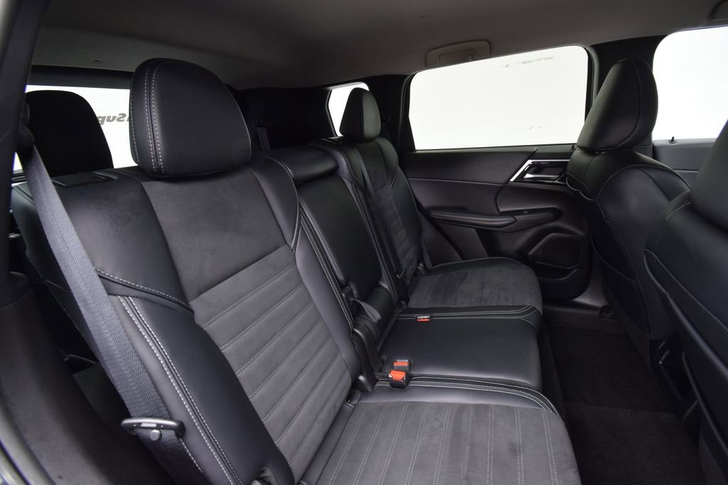 Used 2024 Mitsubishi Outlander SE Black Edition image 20