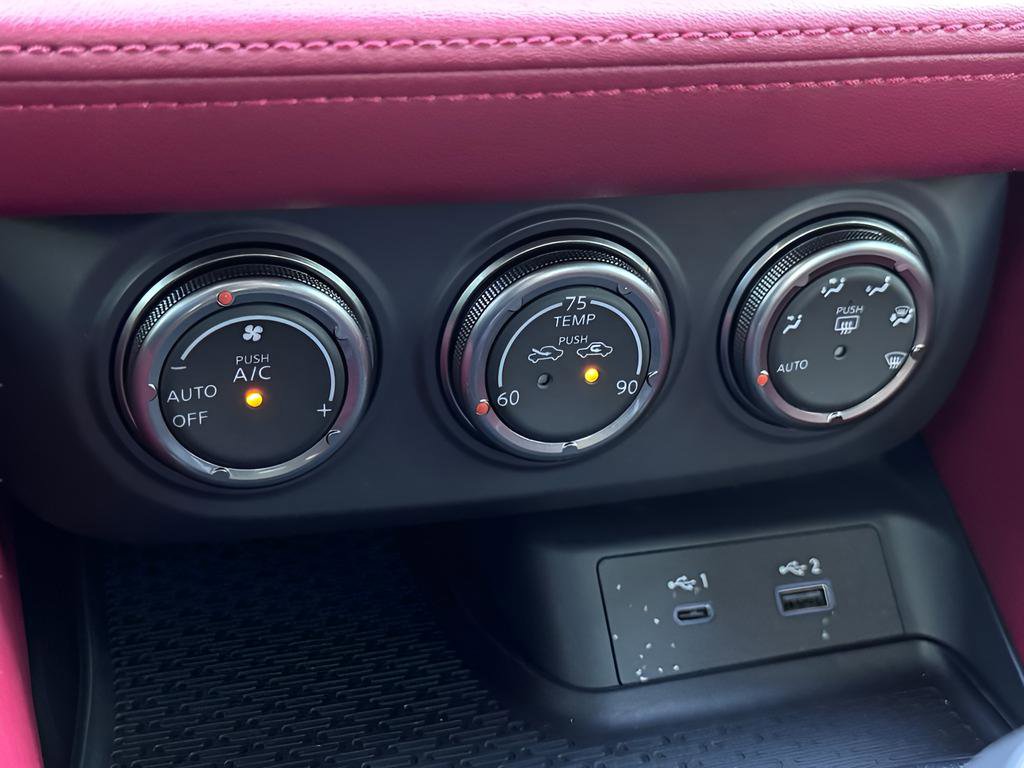 Used 2024 Nissan Z Performance w/ Floor Mat Package image 30