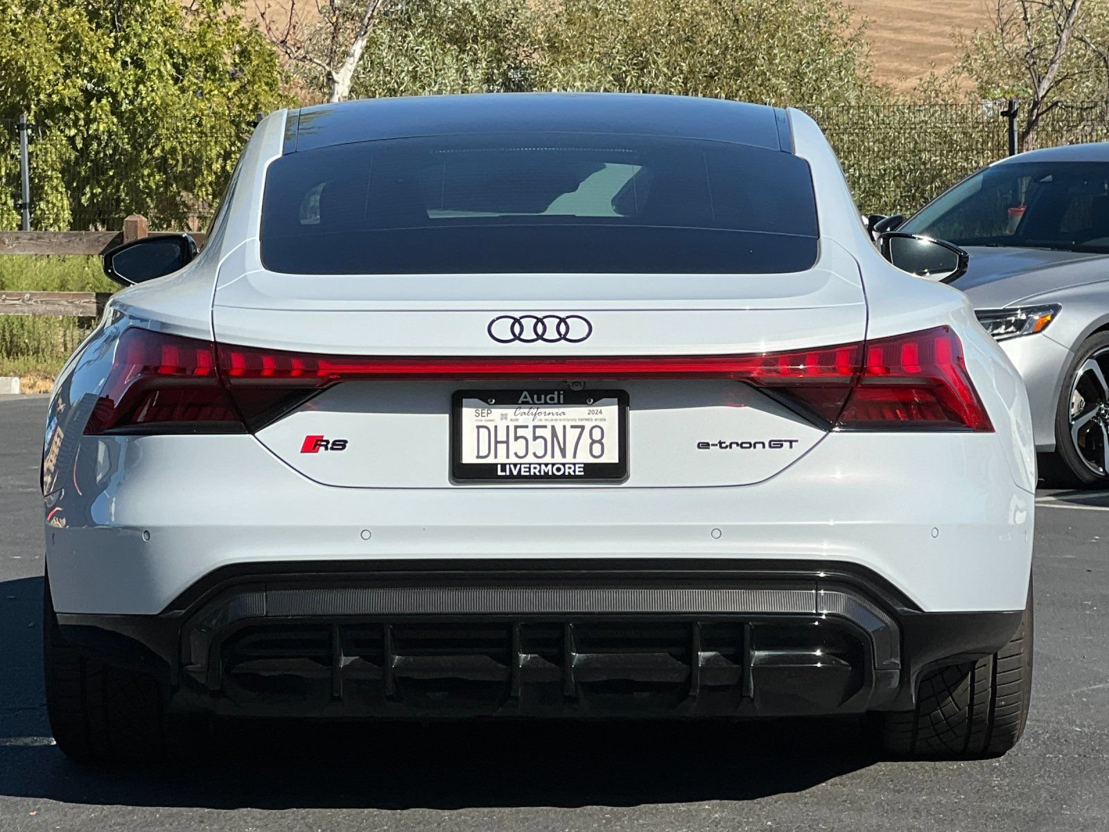 Used 2024 Audi RS e-tron GT w/ Ceramic Brake Package AWD/4WD image 5