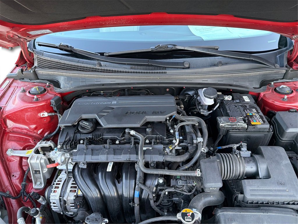 Used 2022 Hyundai Elantra Limited w/ Cargo Package image 12