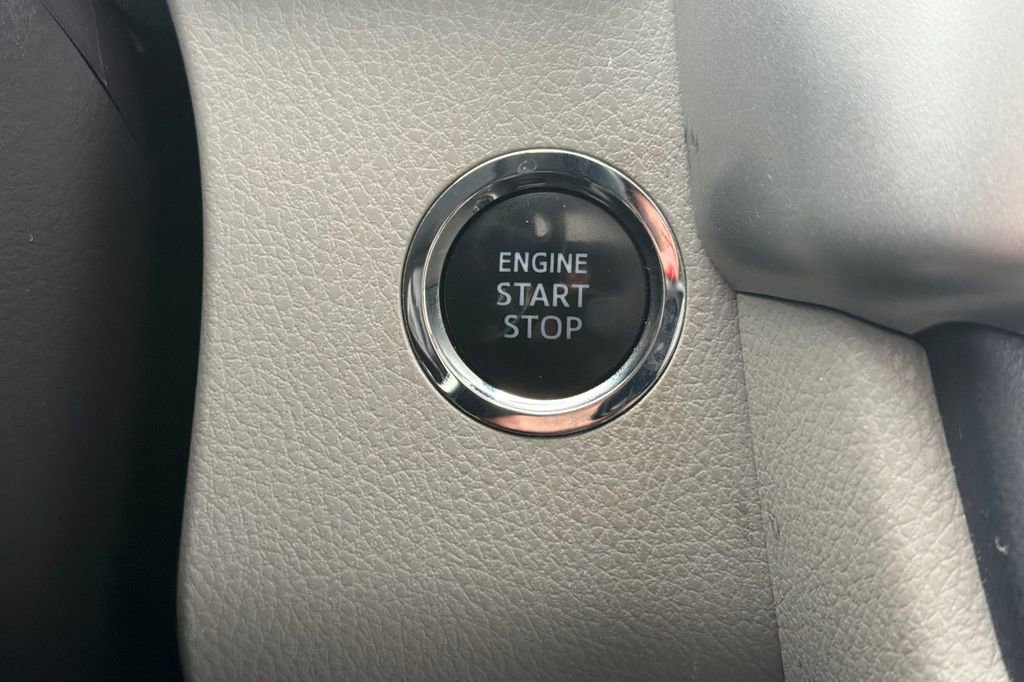 Used 2018 Toyota Highlander XLE image 23