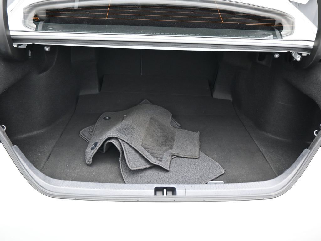 Used 2020 Toyota Camry SE image 31