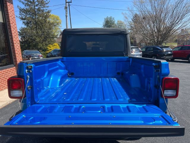 Used 2021 Jeep Gladiator Willys AWD/4WD image 24