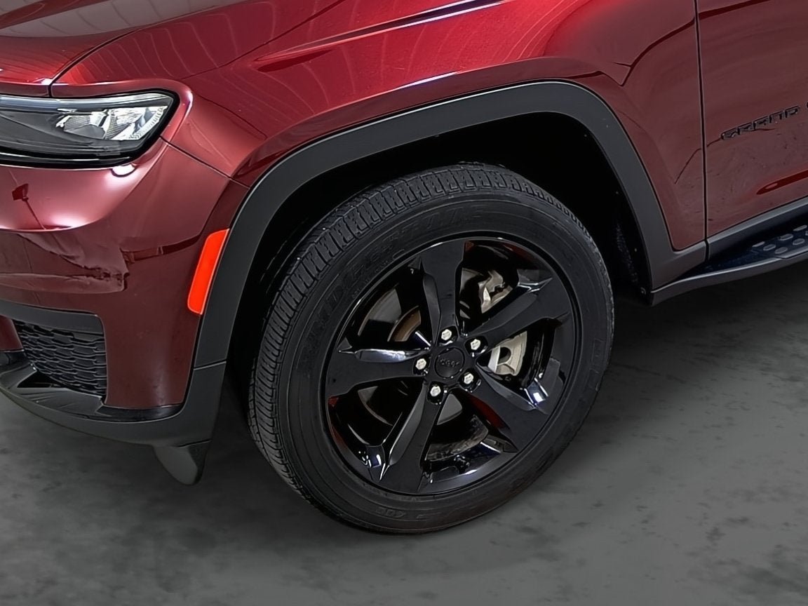Used 2025 Jeep Grand Cherokee L Laredo AWD/4WD image 7