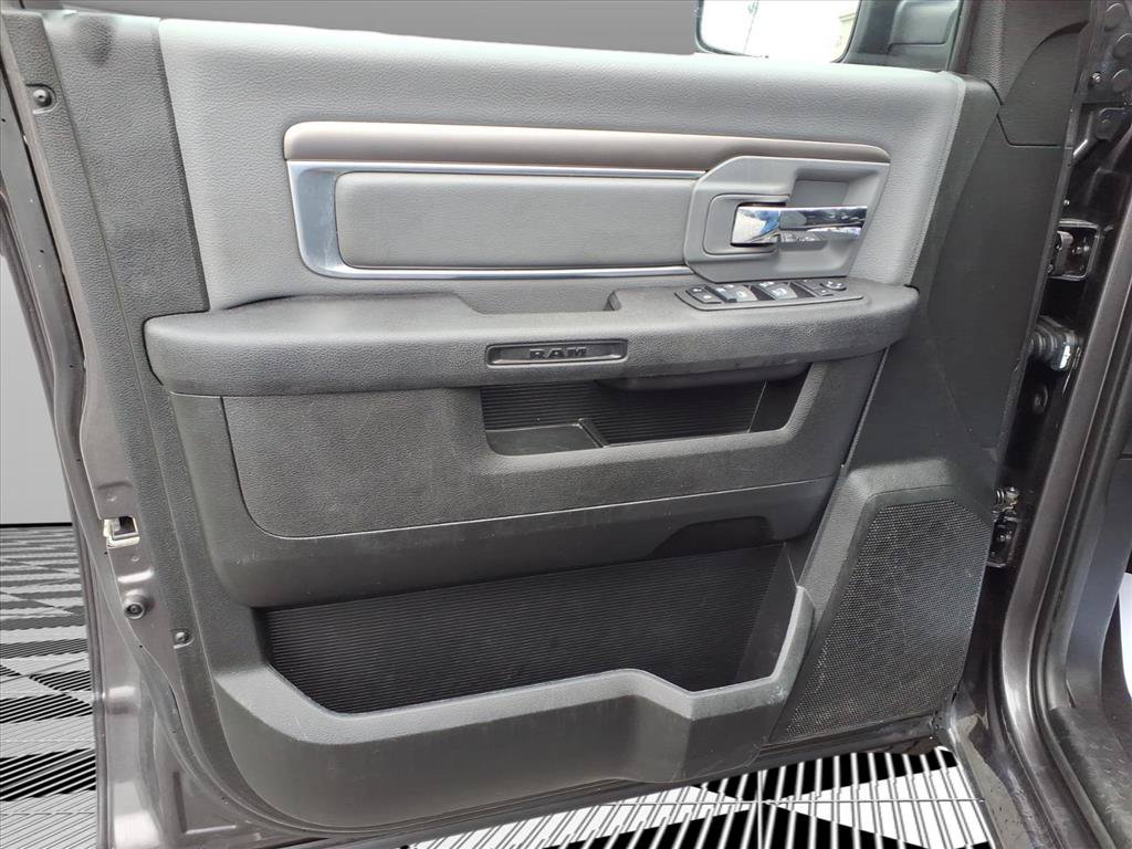 Used 2024 RAM 1500 Classic SLT AWD/4WD image 15