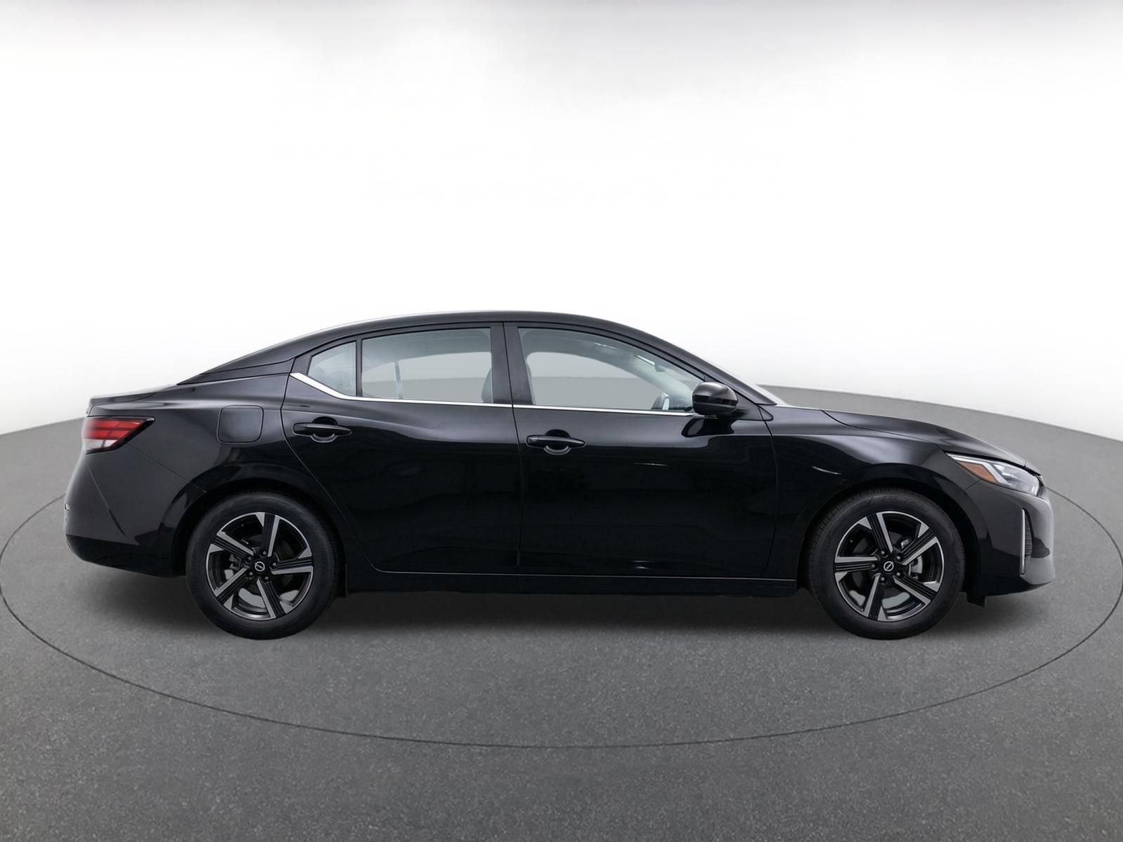 Used 2025 Nissan Sentra SV FWD image 8