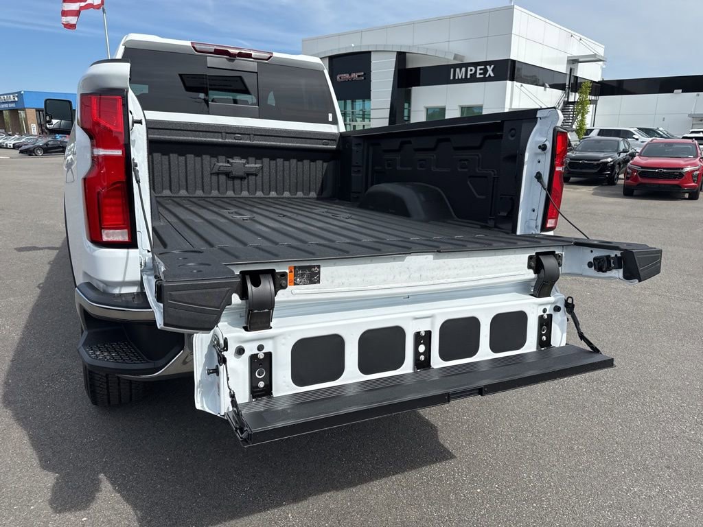 New 2026 Chevrolet Silverado 2500 LTZ image 32