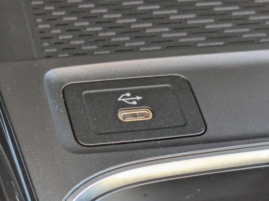 Certified 2024 Mercedes-Benz GLB 250 4MATIC image 8