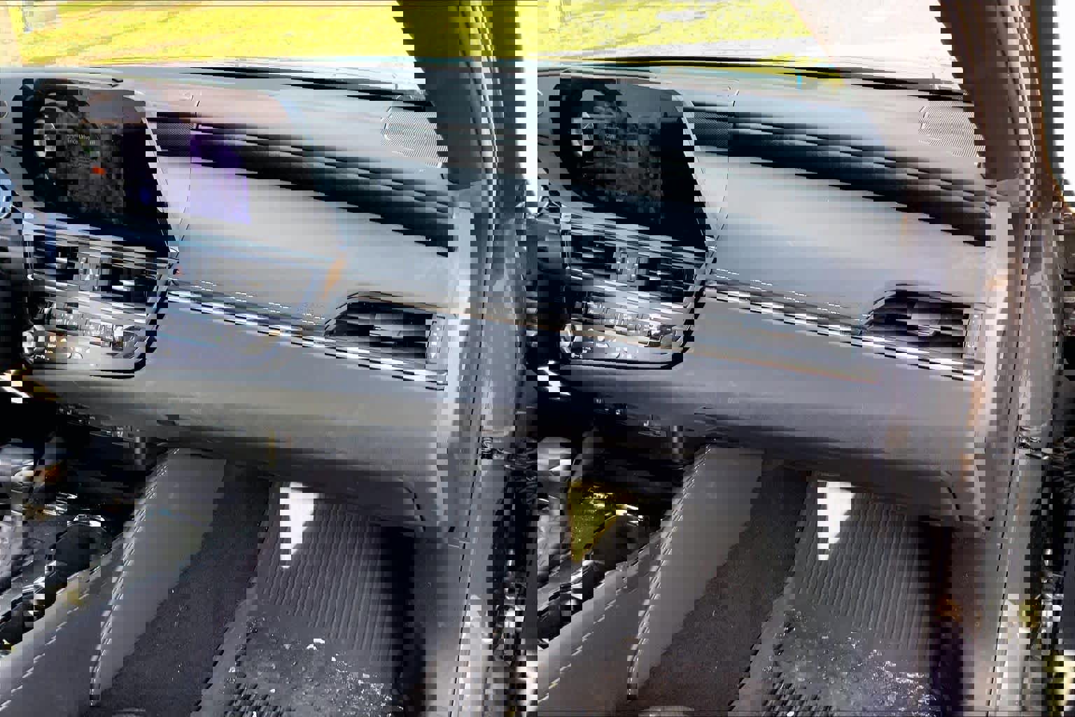 Certified 2023 Lexus ES 300h w/ Premium Package image 19