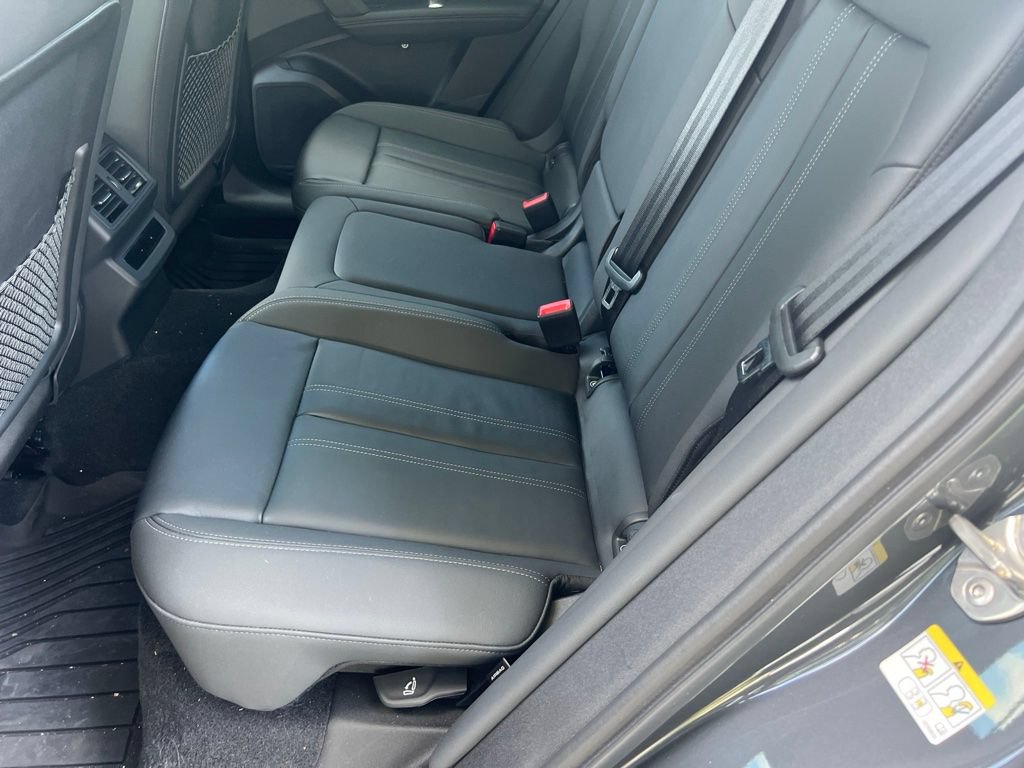 Used 2025 Audi Q5 Premium Plus w/ Premium Plus AWD/4WD image 9