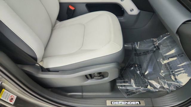 Used 2025 Land Rover Defender 110 X image 22