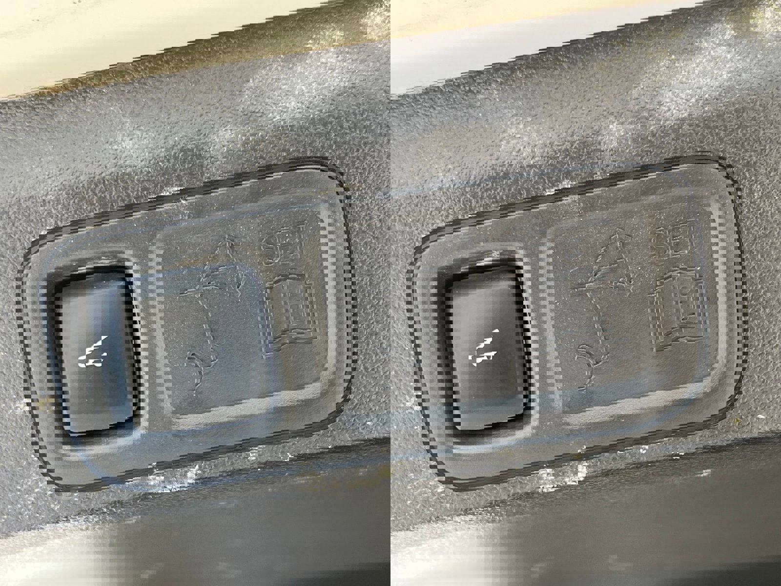 Used 2024 Ford Expedition Limited RWD image 17