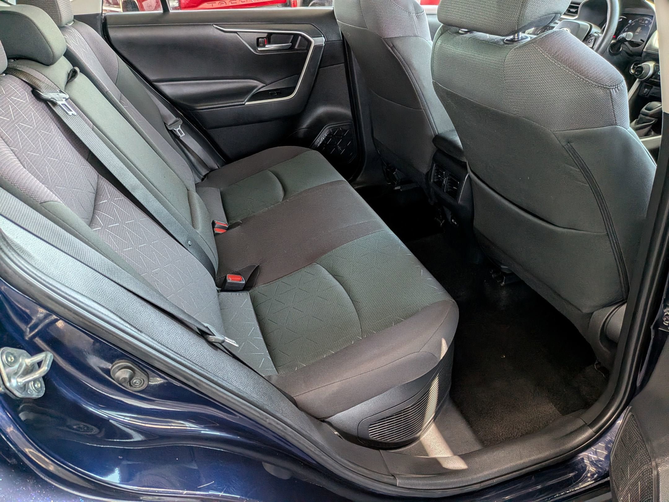 Certified 2024 Toyota RAV4 XLE AWD/4WD image 32