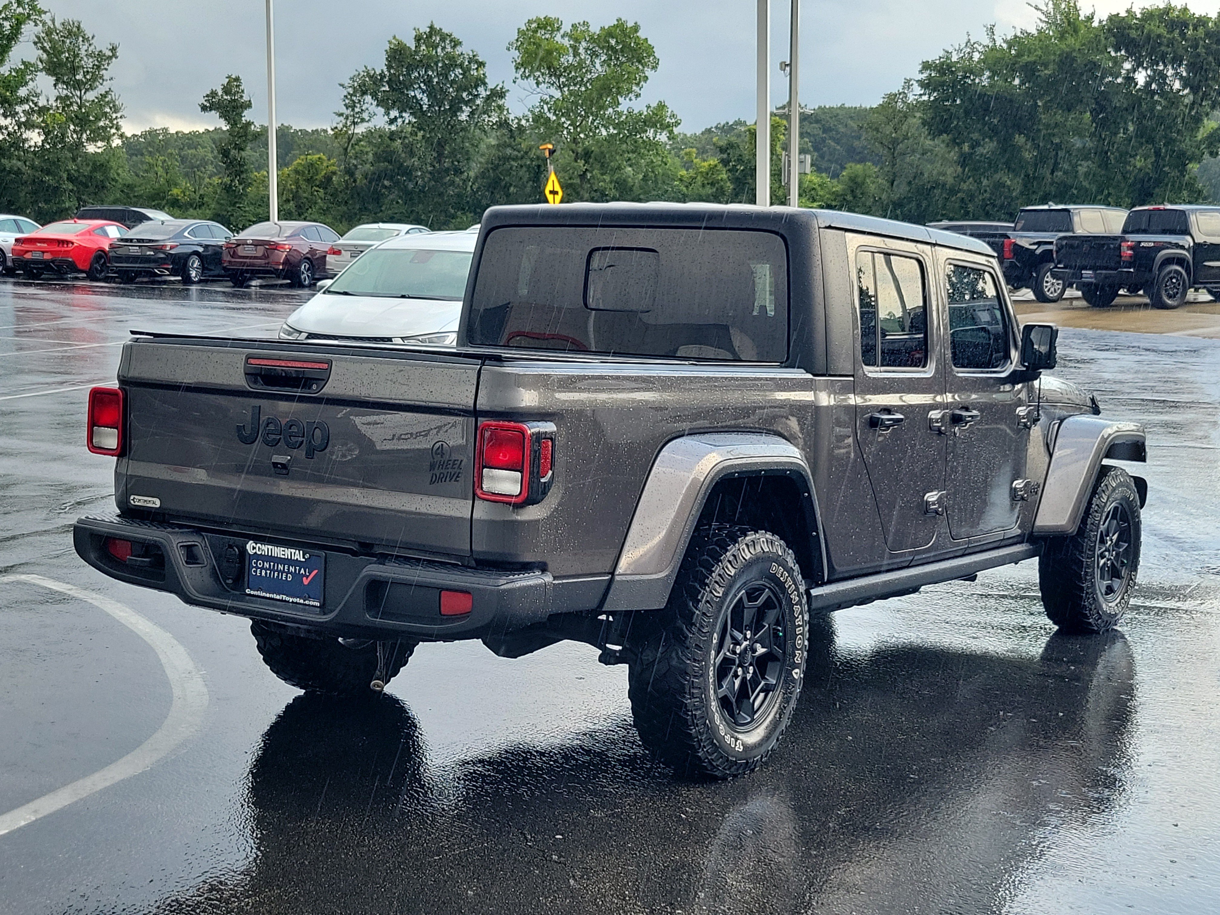 Used 2022 Jeep Gladiator Sport AWD/4WD image 5