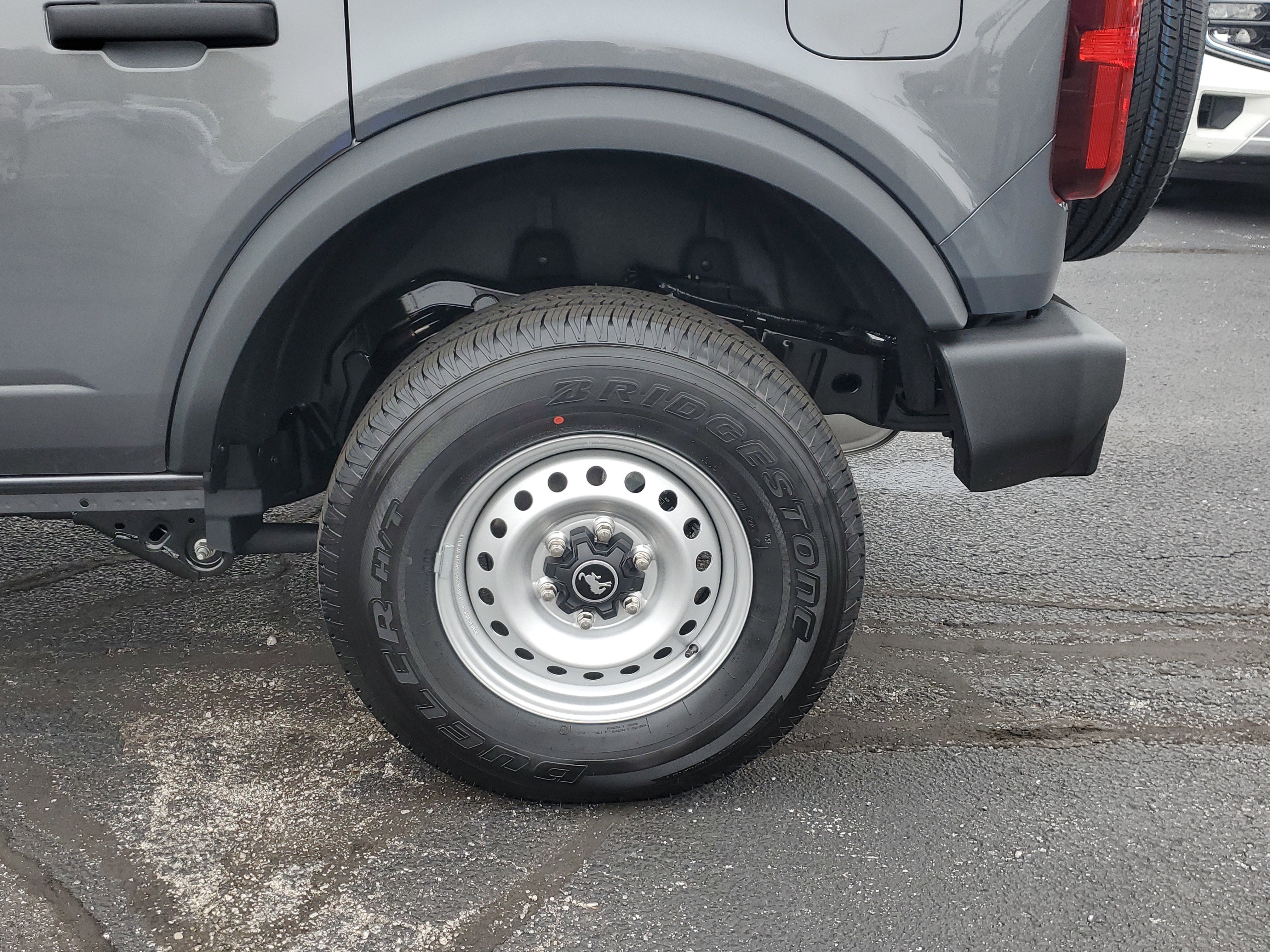 New 2025 Ford Bronco 4-Door image 5