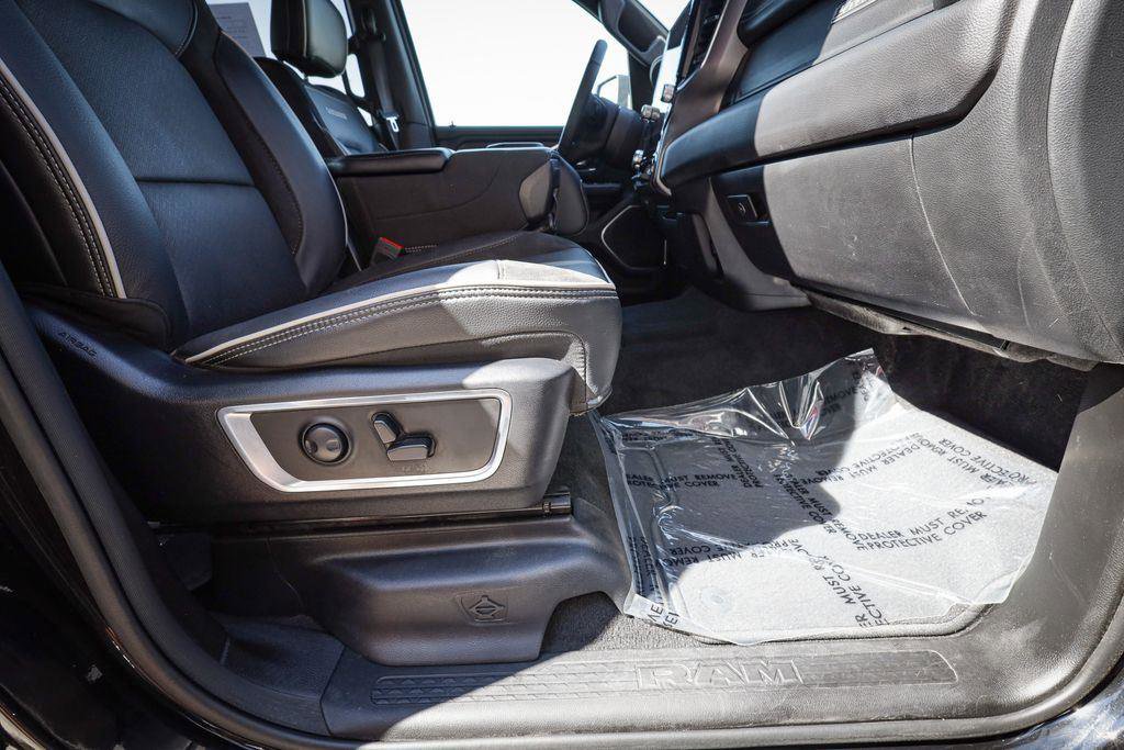Used 2025 RAM 1500 Laramie image 24