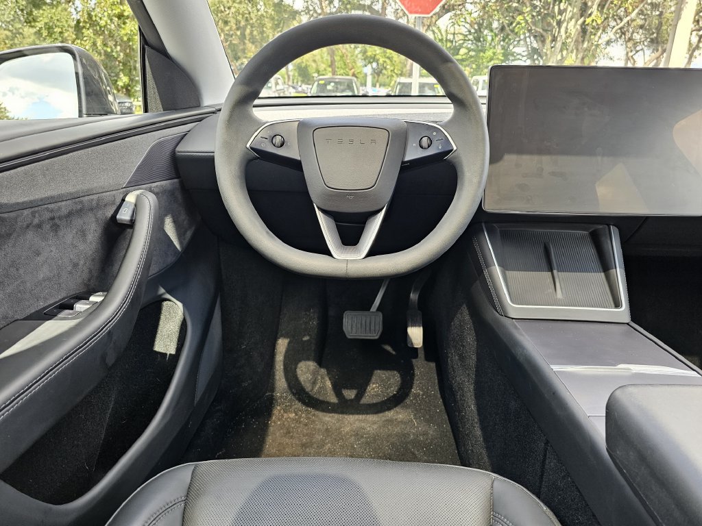 Used 2026 Tesla Model Y Long Range AWD/4WD image 13