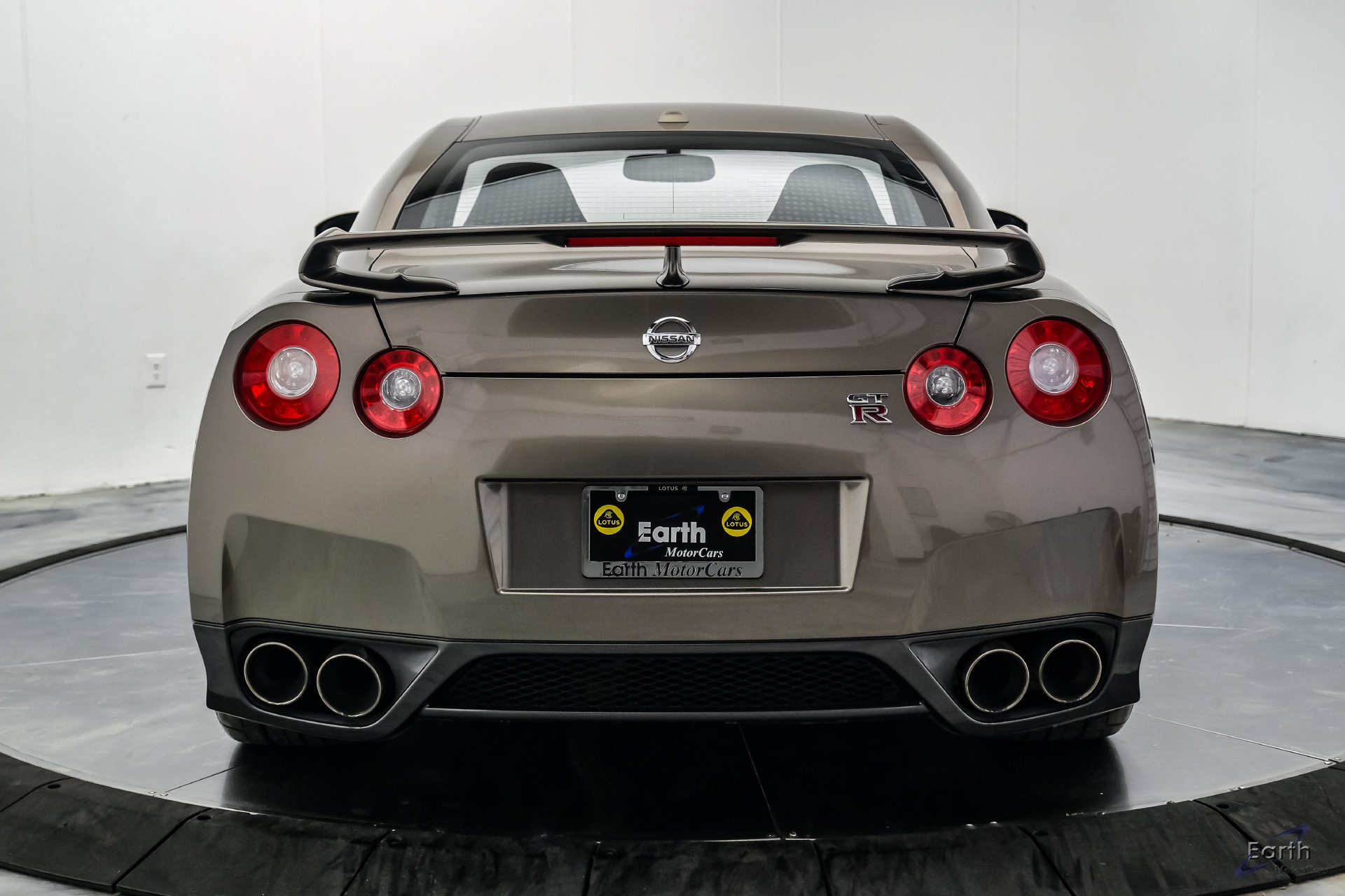 Used 2009 Nissan GT-R Premium AWD/4WD image 16