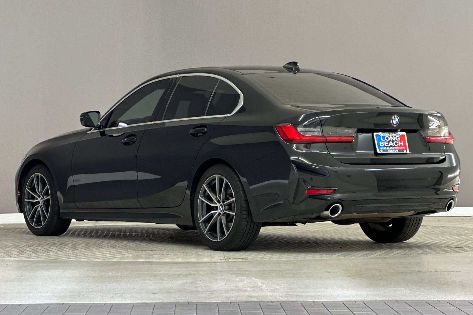 Used 2019 BMW 330i Sedan w/ Convenience Package RWD image 3