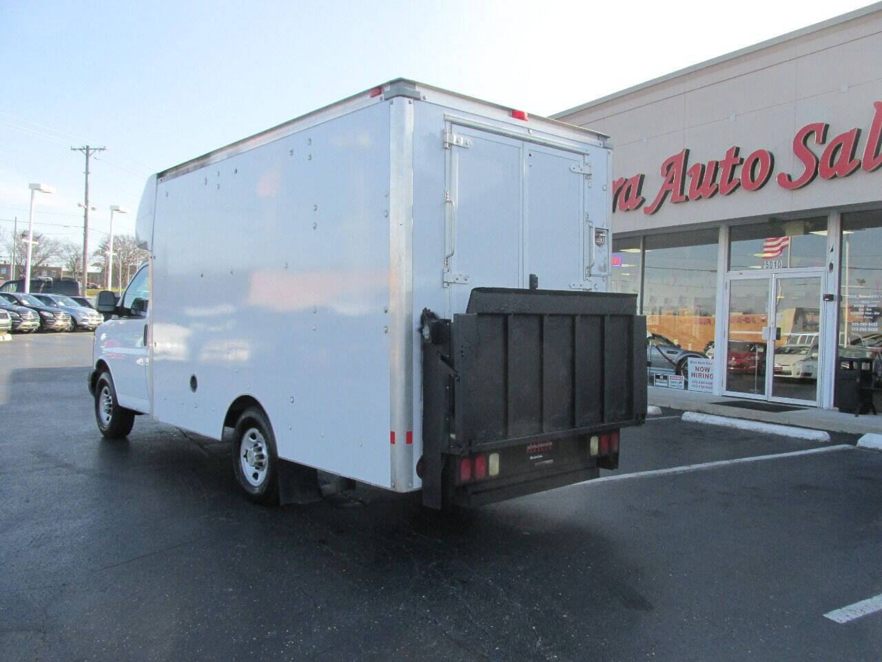 Used 2014 Chevrolet Express 3500 RWD image 12