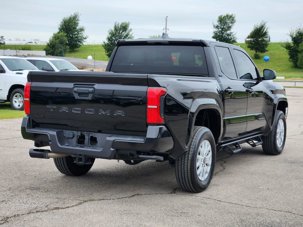 Used 2025 Toyota Tacoma SR5 AWD/4WD image 5