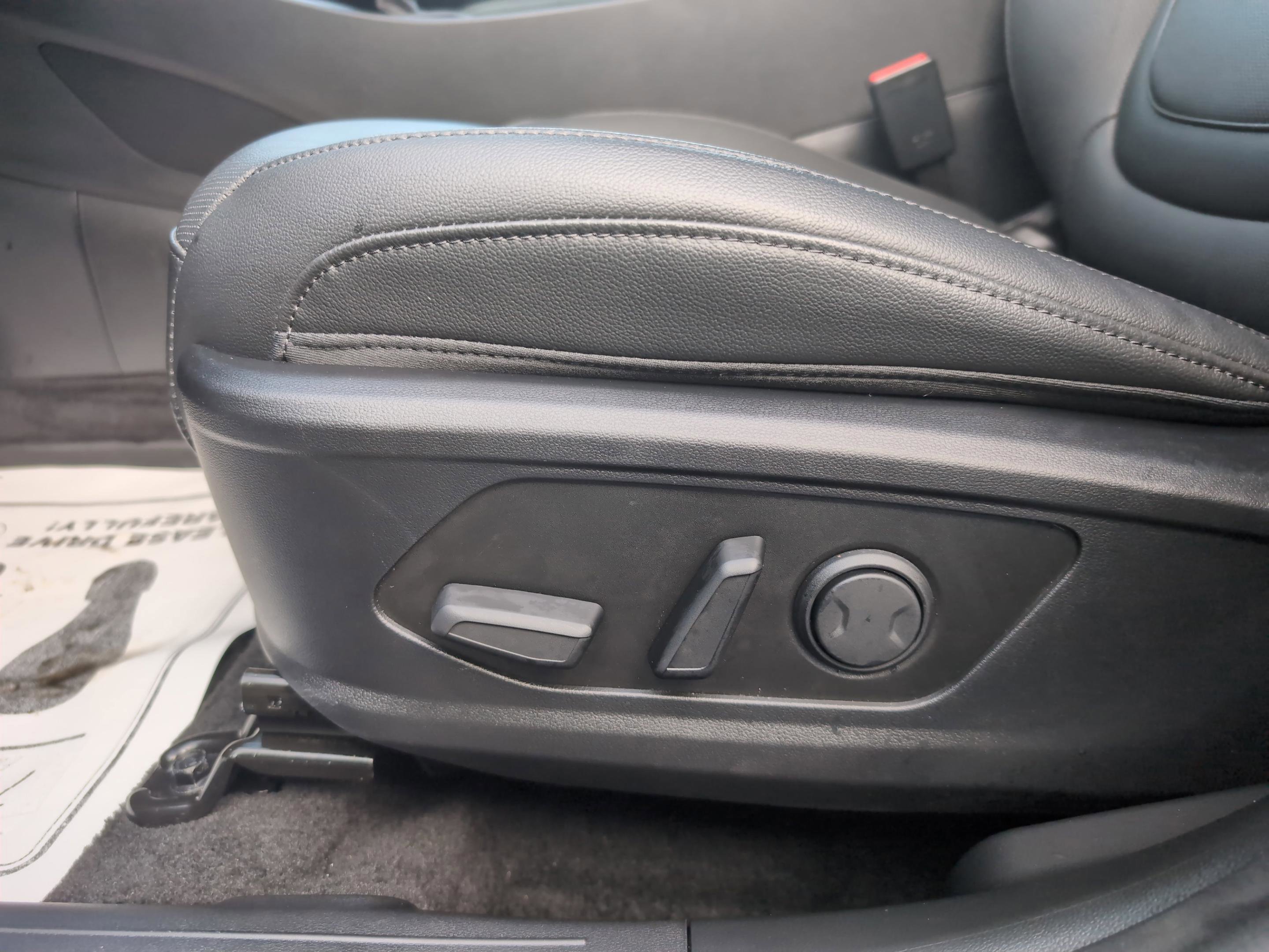 Used 2025 Hyundai Santa Cruz SEL image 18