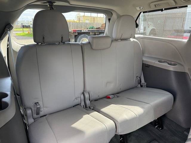 Used 2017 Toyota Sienna XLE w/ XLE Navigation Package AWD/4WD image 19