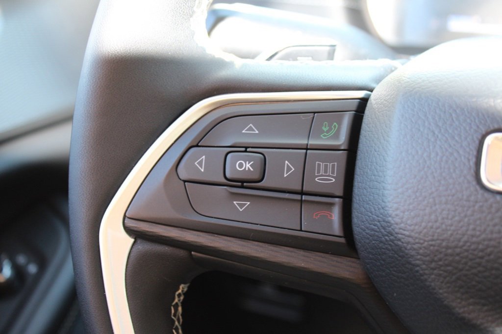 Used 2023 Jeep Grand Cherokee Altitude image 19