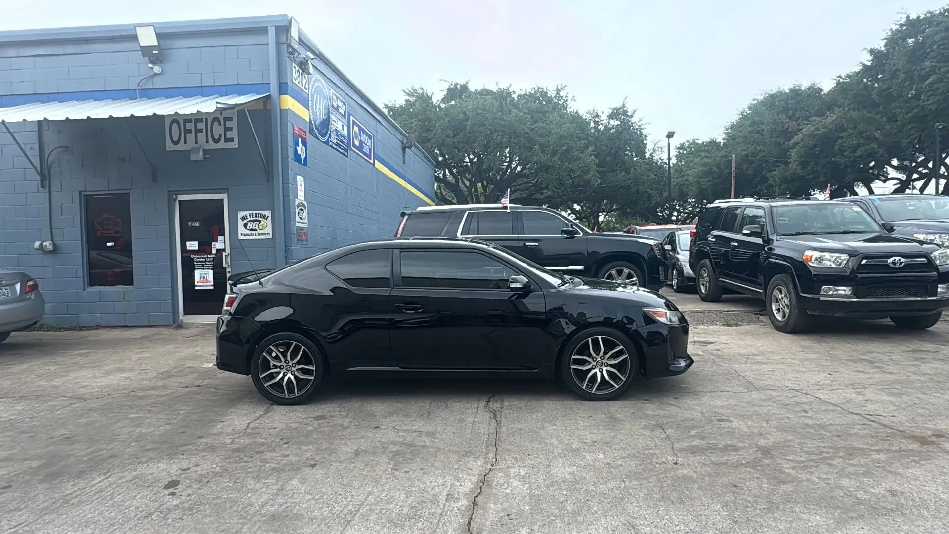 Used 2015 Scion tC FWD image 8