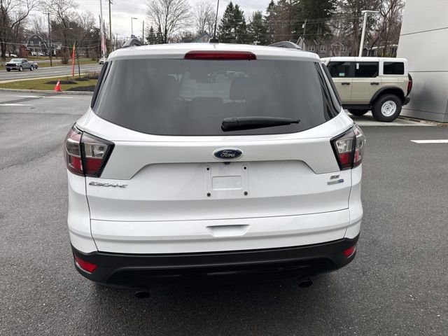 Used 2017 Ford Escape SE w/ SE Sport Appearance Package image 8