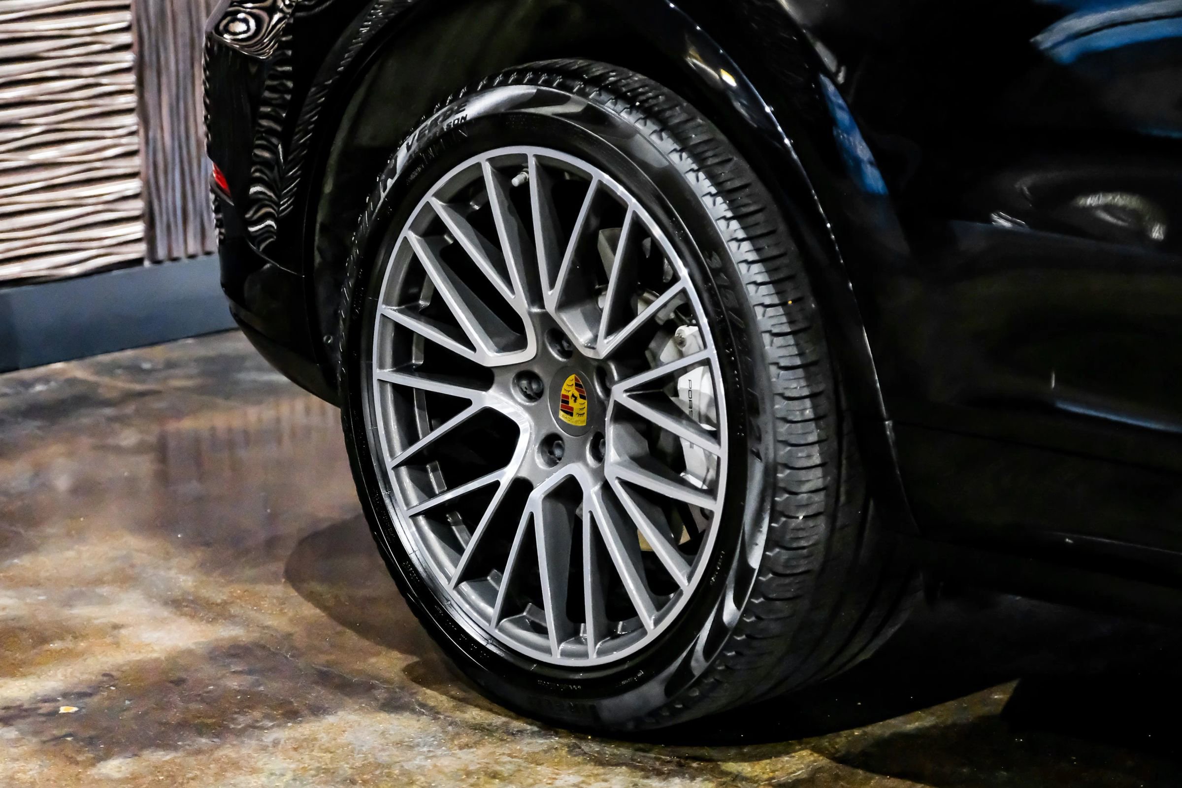 Used 2020 Porsche Cayenne S image 49
